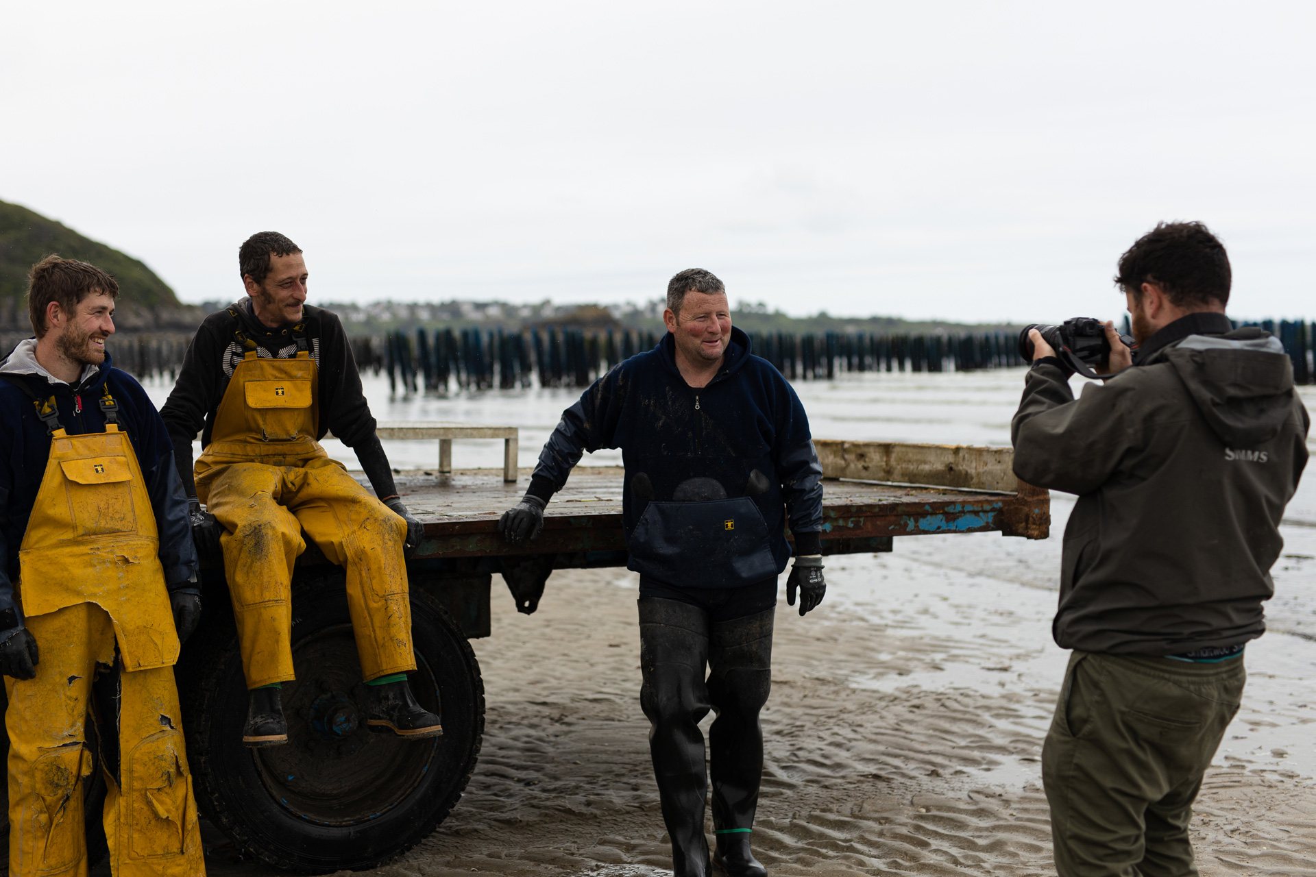 Les ambassadeurs de la Vélodyssée à la rencontre de l’entreprise mytilicole Batard-Denoual à Saint-Cast Le Guildo.